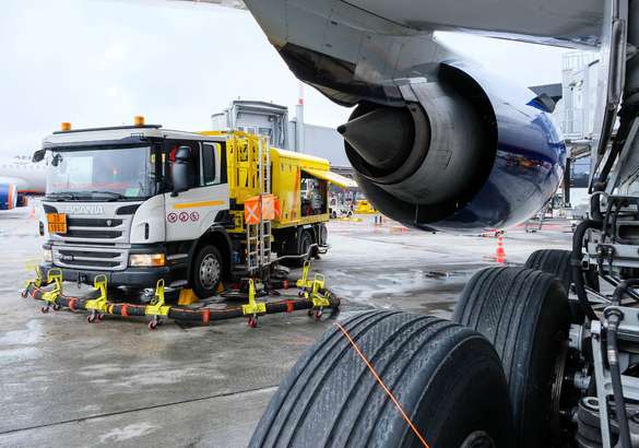 Scania показала спецтехнику для аэропортов