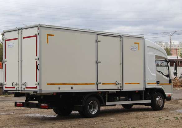 Фургон JAC N75 оснастили спальником