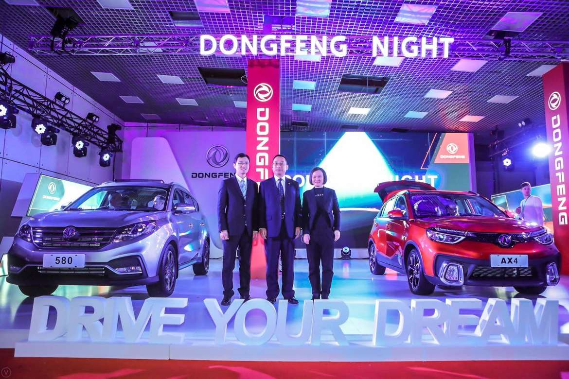Dongfeng представил в России кроссовер со штатным видеорегистратором