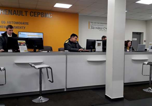 Официальный дилер против FIT Service: ремонтируем редакционный Renault Symbol