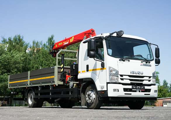 Компания «Мега Драйв» представила линейку грузовиков Isuzu с КМУ
