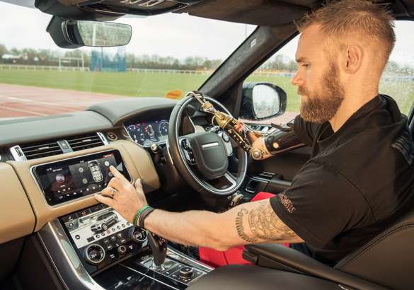 Автомобили Jaguar и Land Rover получат автоматические двери