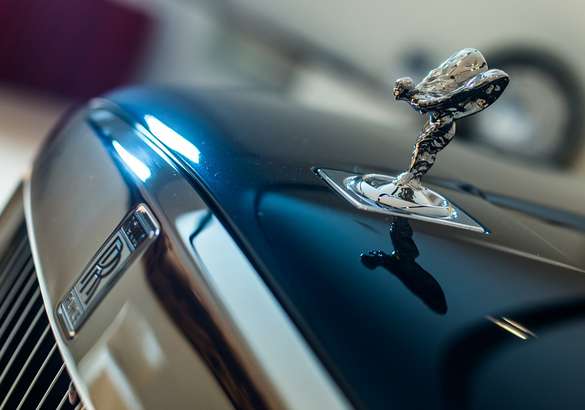 В Петербург прибыл новый Rolls-Royce Cullinan