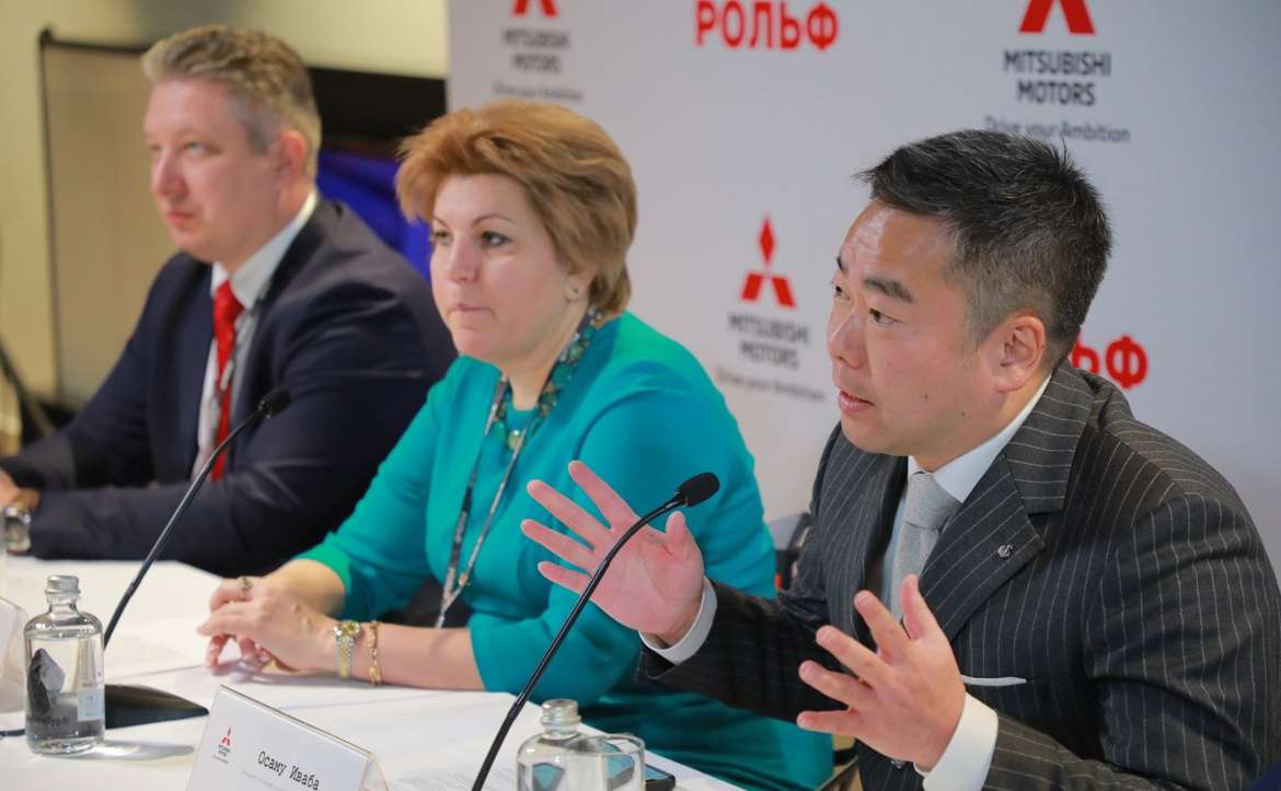 В России открылся первый обновленный дилерский центр Mitsubishi