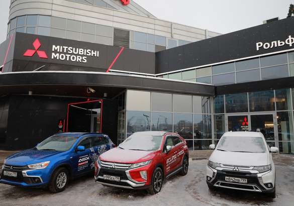 В России открылся первый обновленный дилерский центр Mitsubishi