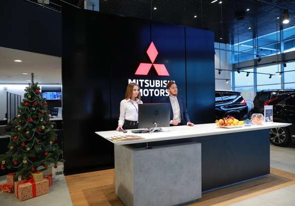 В России открылся первый обновленный дилерский центр Mitsubishi