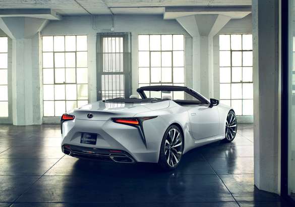 Lexus покажет концепт LC Convertible в Детройте