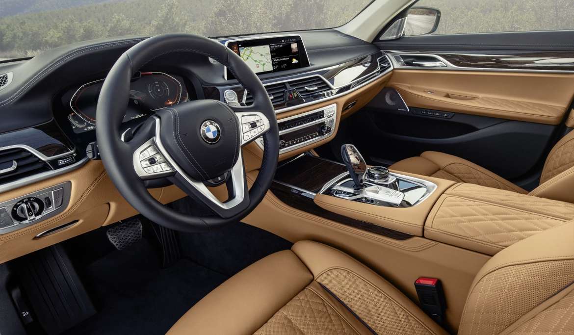 BMW обновила «семерку»