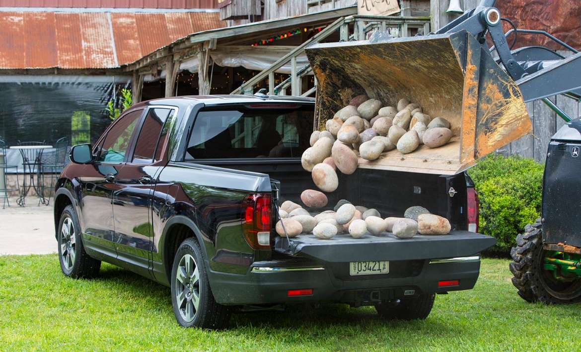 Honda Ridgeline попал в топ-подборку пикапов и внедорожников США 2019 года