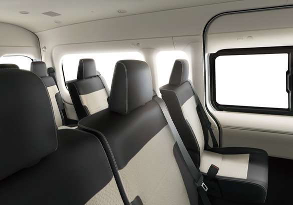 Toyota представила вэн Hiace нового поколения