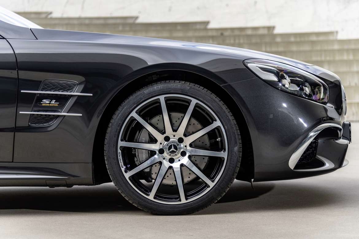 Родстер Mercedes SL получил спецверсию Grand Edition