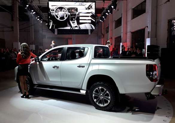 Mitsubishi представила в России новый L200
