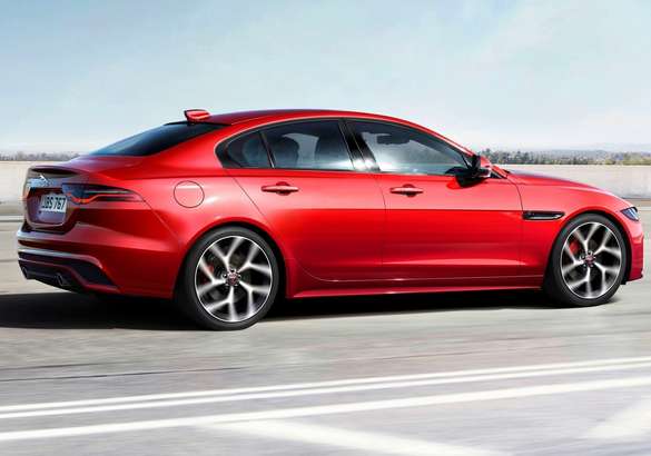 Jaguar представил обновленную версию седана XE