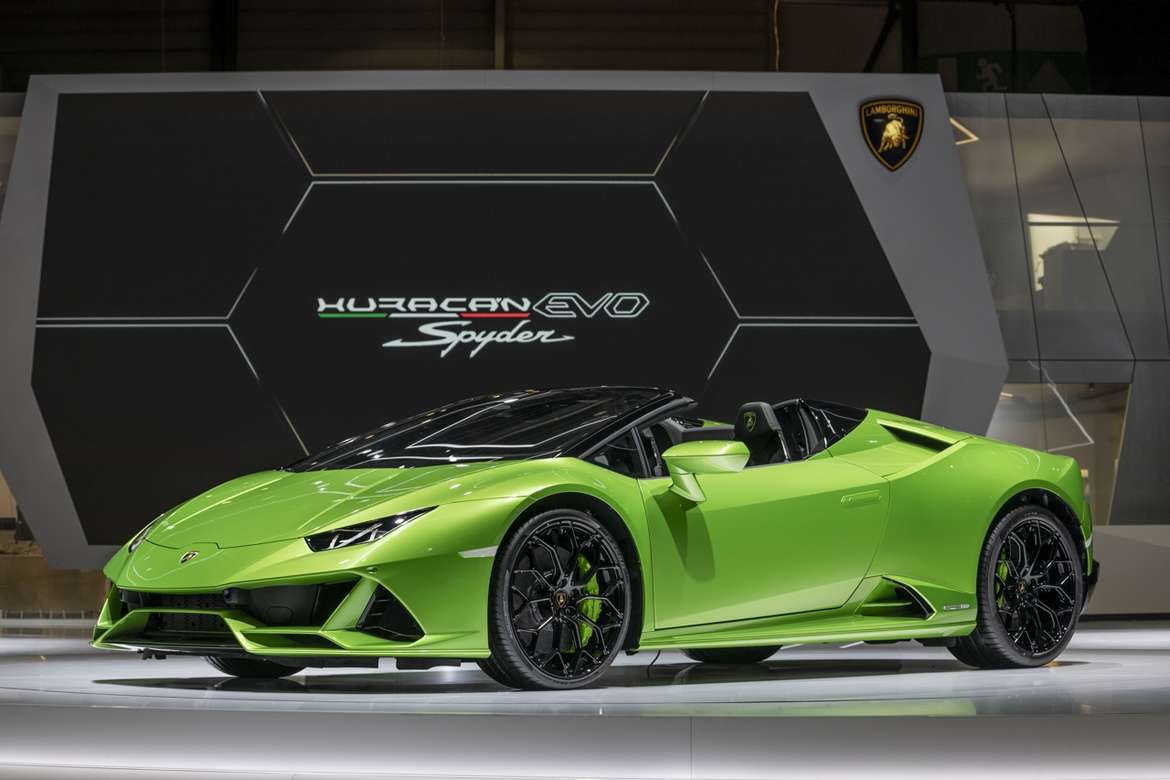 Lamborghini представила в Женеве два новых родстера