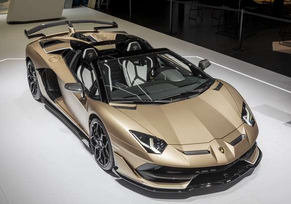 Lamborghini представила в Женеве два новых родстера