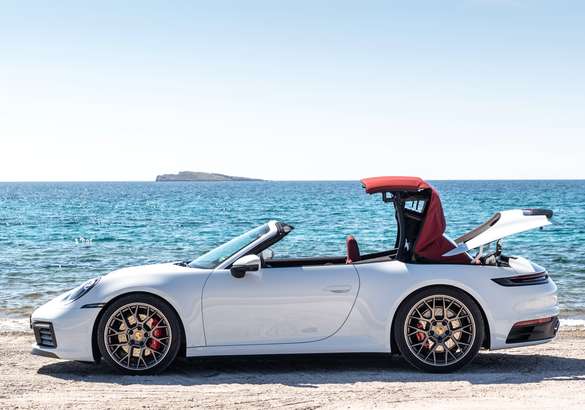 Porsche рассказал о конструкции крыши 911 Cabrio