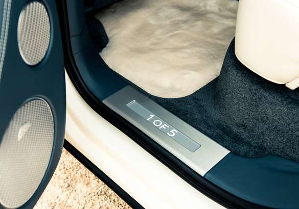 Bentley выпустит лимитированную спецверсию Bentayga Pearl of the Gulf