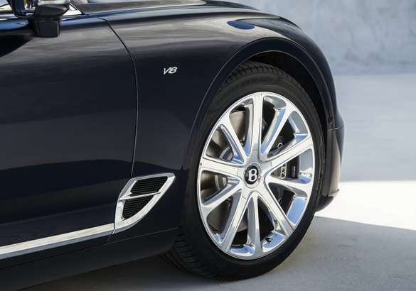 Bentley Continental GT получил более «спокойную» версию с мотором V8