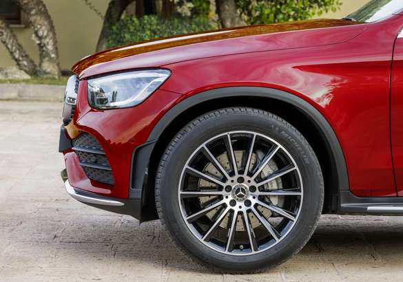 Mercedes GLC кросс-купе обновился вслед за кроссовером