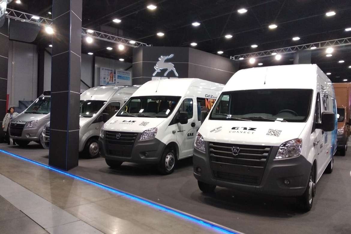 ГАЗ показал ряд новинок на питерском автосалоне
