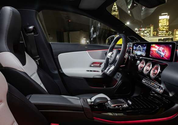 Mercedes рассекретил «заряженную» версию CLA