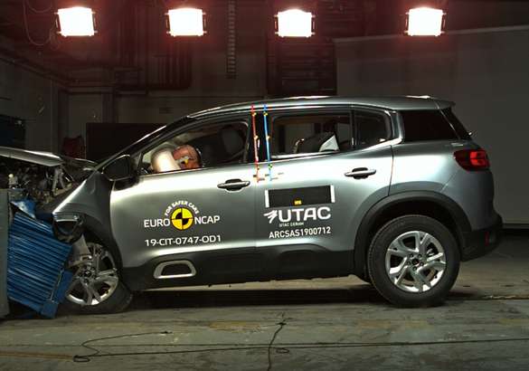 В Euro NCAP «разбили» Citroen C5 Aircross и Range Rover Evoque