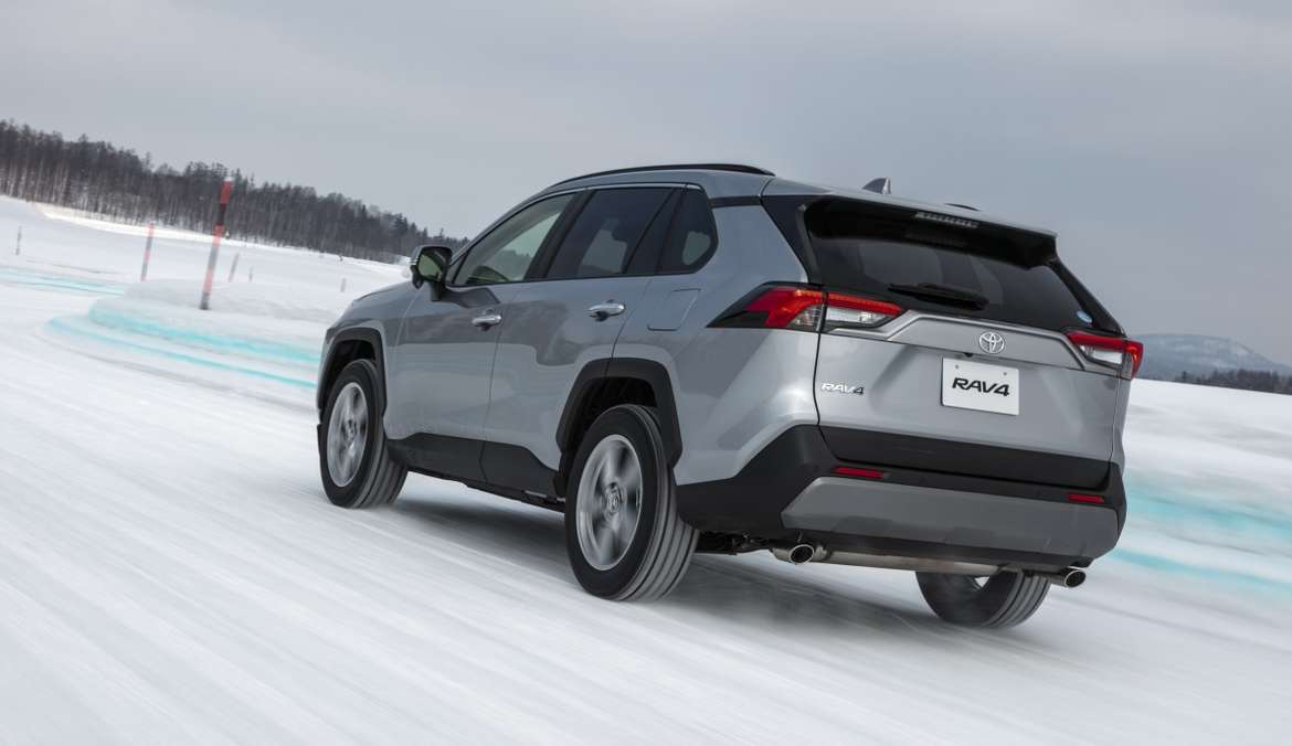 Новая Toyota RAV4 выходит на домашний рынок