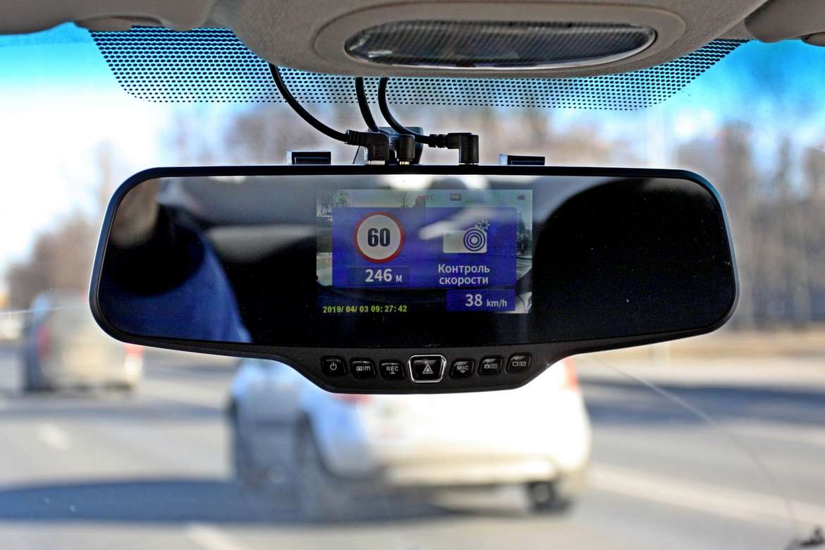 Тест видеорегистратора-зеркала Neoline G-Tech X27 Dual: смотрим в оба