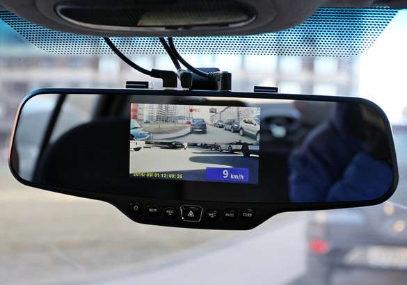 Тест видеорегистратора-зеркала Neoline G-Tech X27 Dual: смотрим в оба