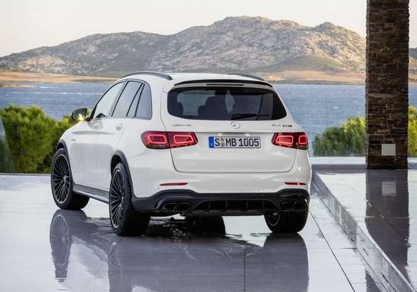 Нью-Йорк 2019: Mercedes-AMG обновил GLC 63 и GLC 63 Coupe
