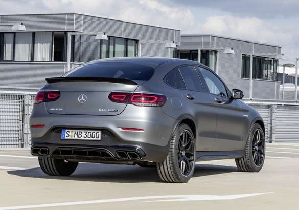 Нью-Йорк 2019: Mercedes-AMG обновил GLC 63 и GLC 63 Coupe
