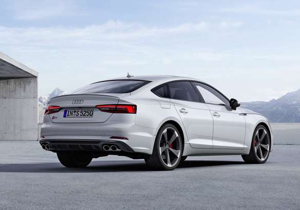 Купе и лифтбек Audi S5 впервые стали работать на дизеле