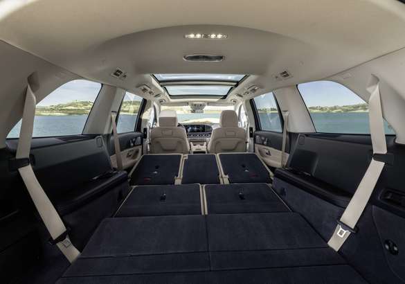 Mercedes привез в Нью-Йорк новый GLS