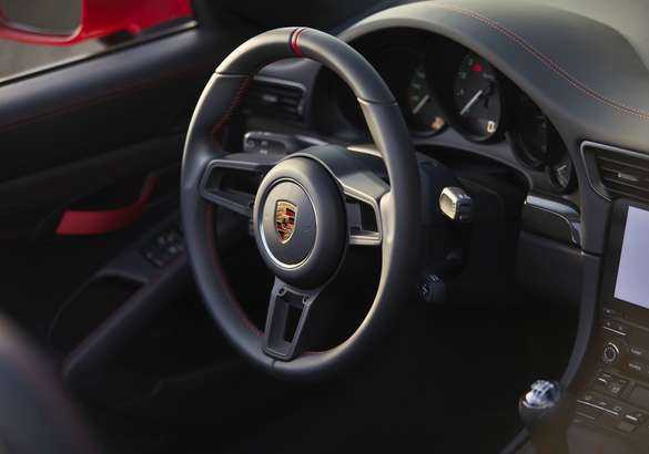 Porsche запустил в серийное производство 911 Speedster