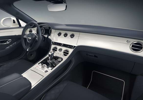 Bentley представила «баварскую» версию Continental GT Convertible