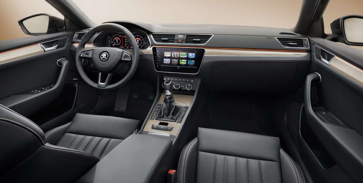 Skoda показала обновленный Superb