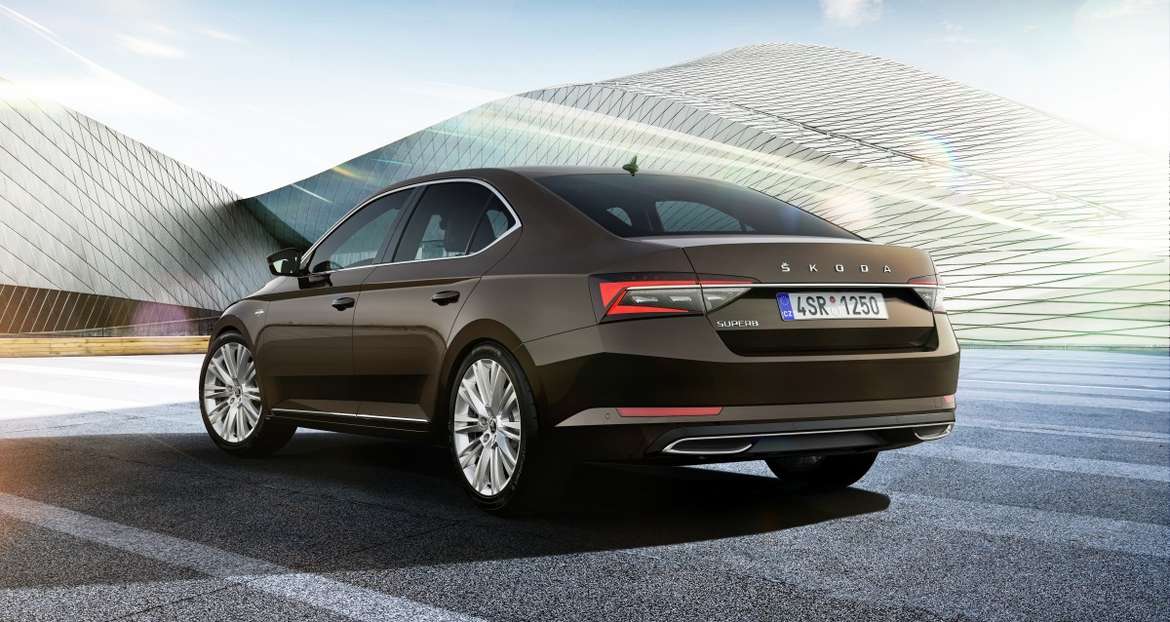 Skoda показала обновленный Superb
