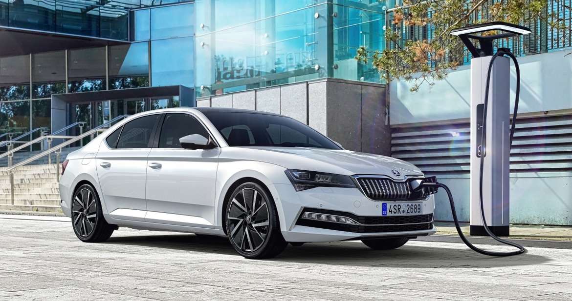 Skoda показала обновленный Superb