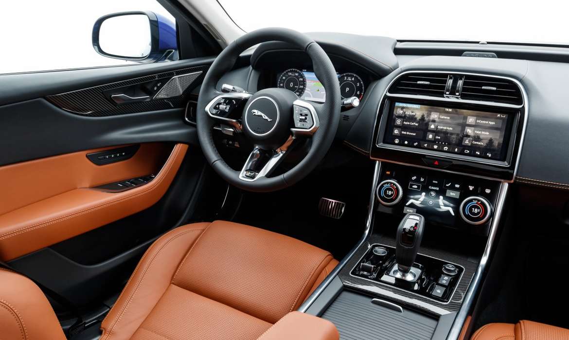 Jaguar оценил в рублях новый XE