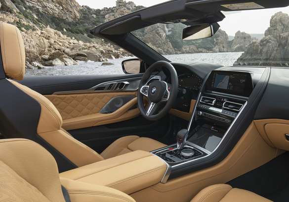 Купе и кабриолет BMW M8 приедут в Россию к концу 2019 года