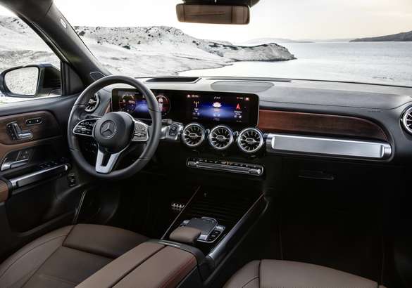 Mercedes показал новый компактный кроссовер GLB