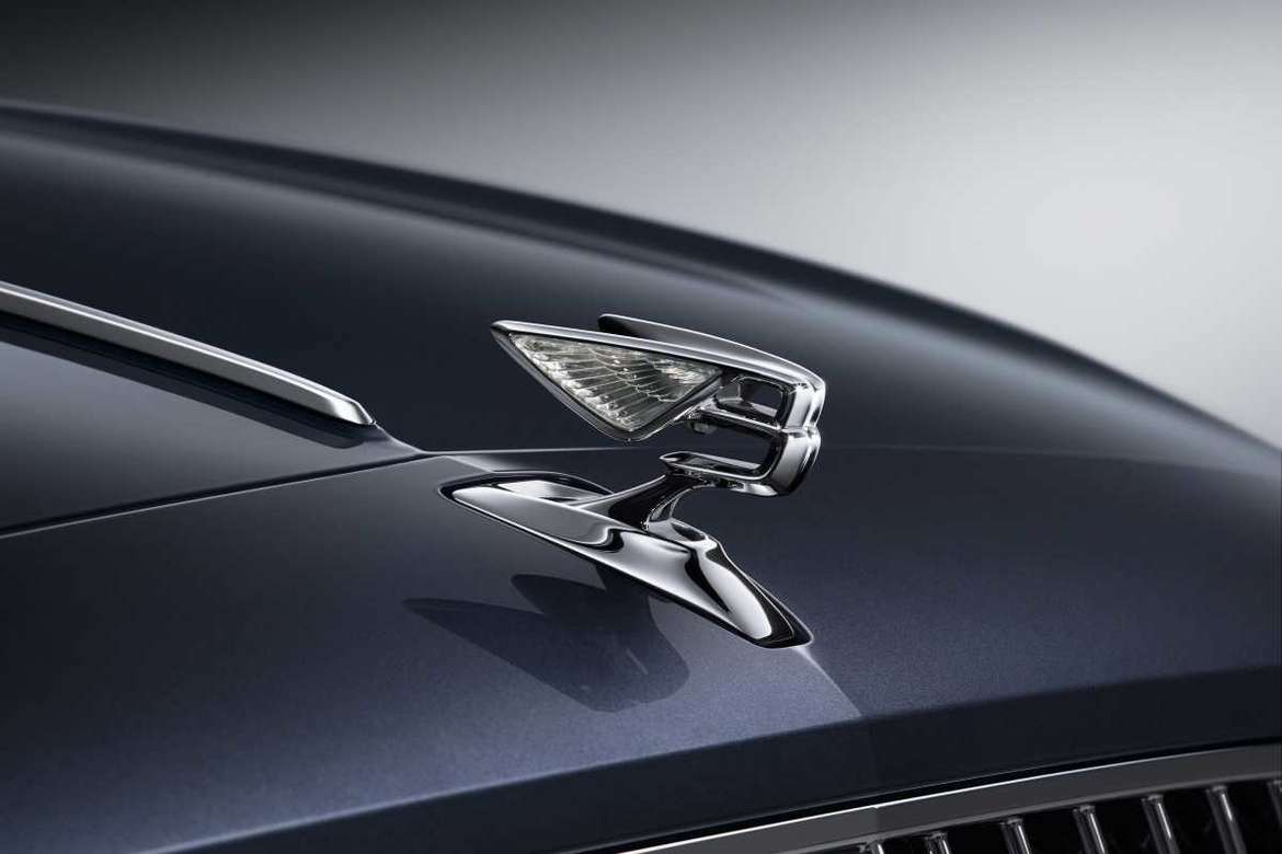 Bentley представил новый Flying Spur