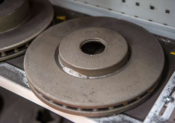 Как делаются знаменитые красные тормоза: исследуем завод Brembo в Италии