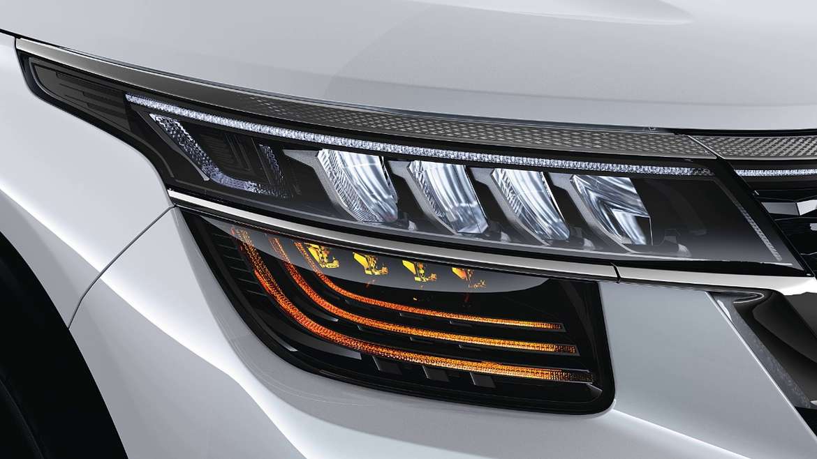 Kia официально представила кроссовер Seltos
