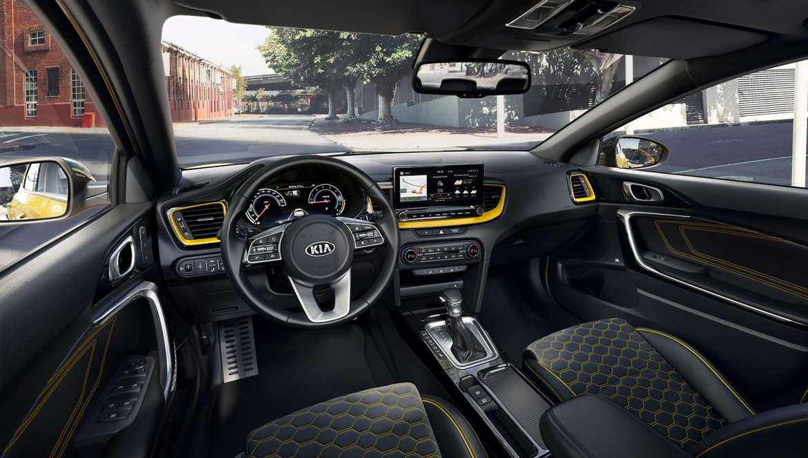 Kia рассекретила новый XCeed