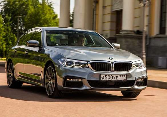 Названы самые популярные в России автомобили премиум-класса