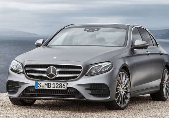 Названы самые популярные в России автомобили премиум-класса