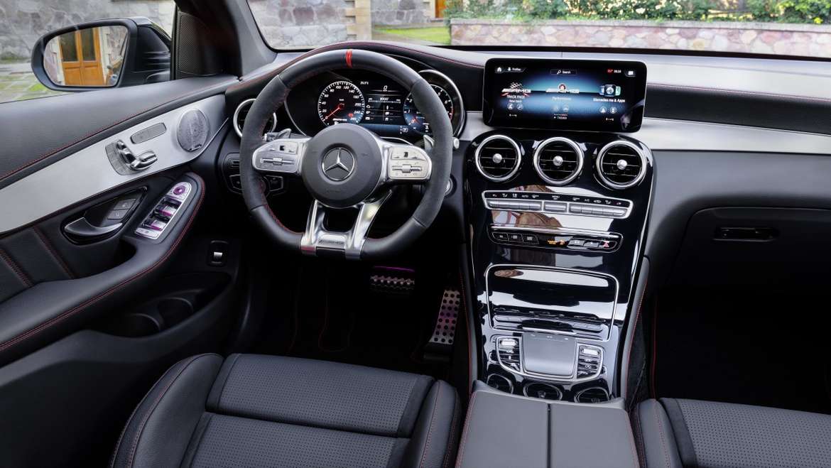 Кроссоверы Mercedes GLC и GLC Coupe получили новые AMG-версии