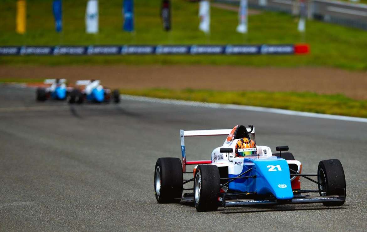 4-й этап РСКГ: «большой шлем» пилота Carville Racing в Казани