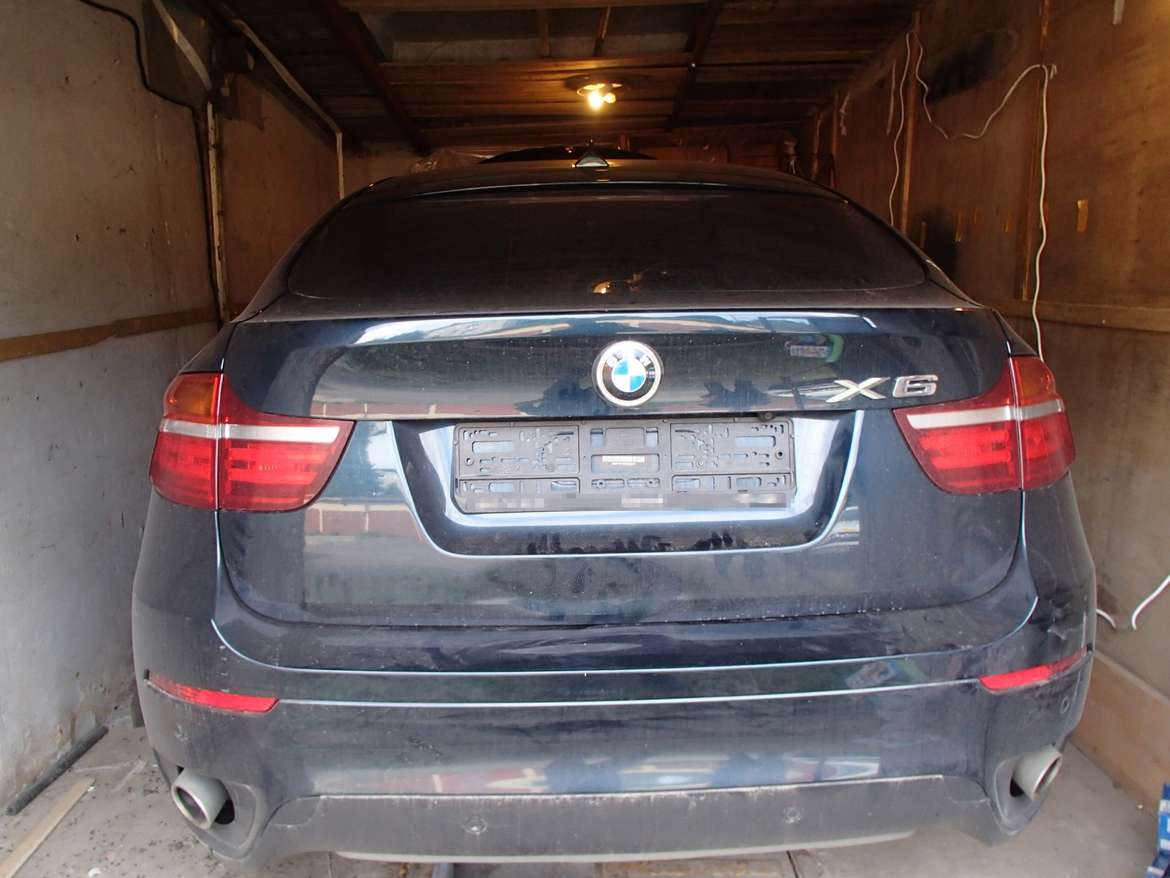 В Ленобласти трижды пытались угнать один и тот же BMW X6